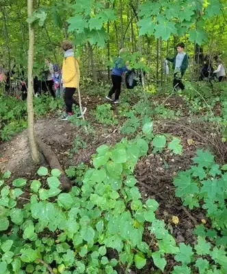 Uczniowie z Mikołajek posprzątali swoją okolicę w ramach akcji „Sprzątanie Świata”