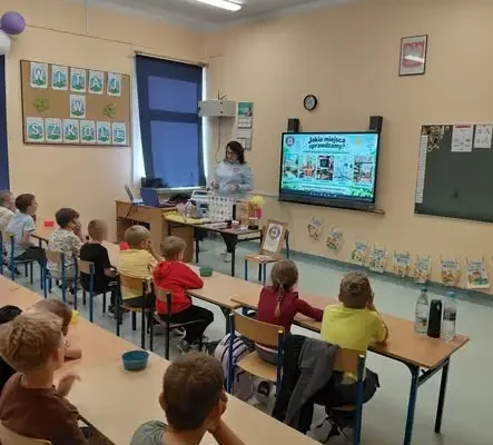 Uczniowie z Mrągowa poznali pracę Sanepidu – rusza „Akademia Zawodów”