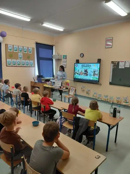 Uczniowie z Mrągowa poznali pracę Sanepidu – rusza „Akademia Zawodów”