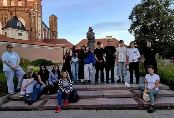 Klasa 8 ze szkoły w Mikołajkach na wycieczce po Litwie