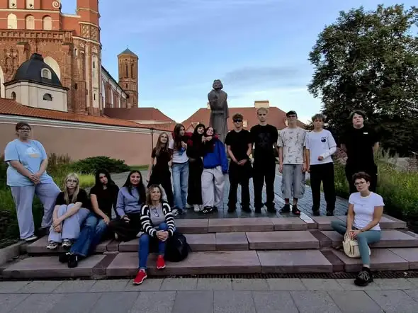 Klasa 8 ze szkoły w Mikołajkach na wycieczce po Litwie