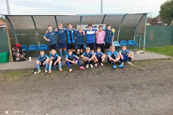 Młodzicy KS Żagiel Piecki wygrywają z AS Broź Giżycko 2:1