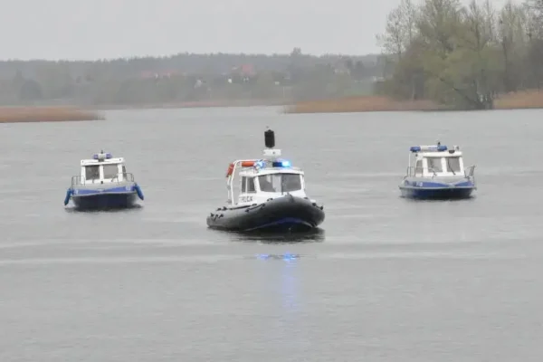 Sezon żeglugowy 2026 na Warmii i Mazurach: mniej utonięć, tysiące interwencji policji wodnej
